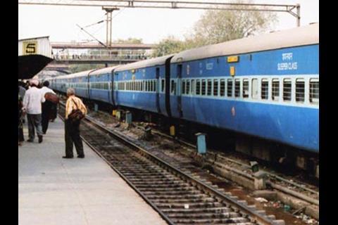 tn_in-delhi-passenger-train_18.jpg